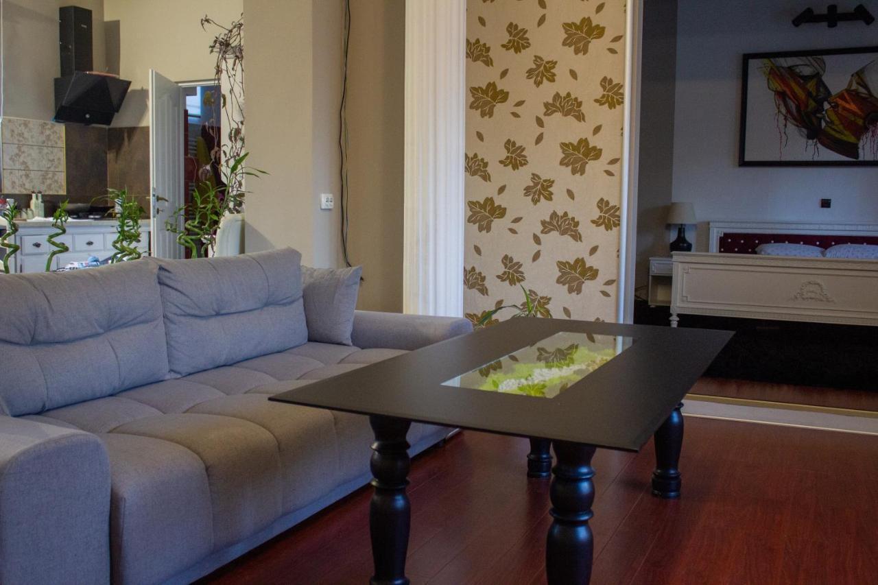 Yox Apartment 1 Oradea Exterior foto