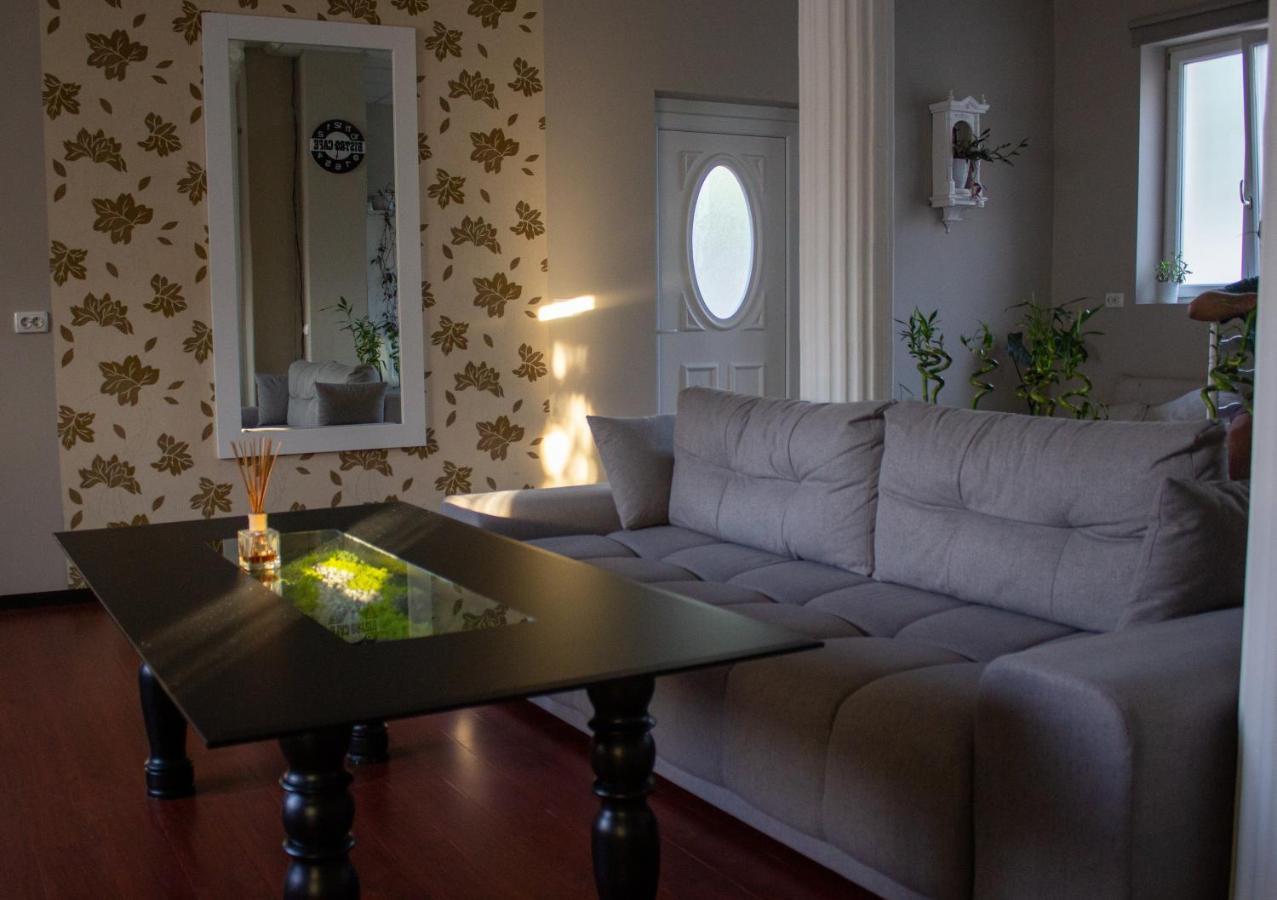Yox Apartment 1 Oradea Exterior foto