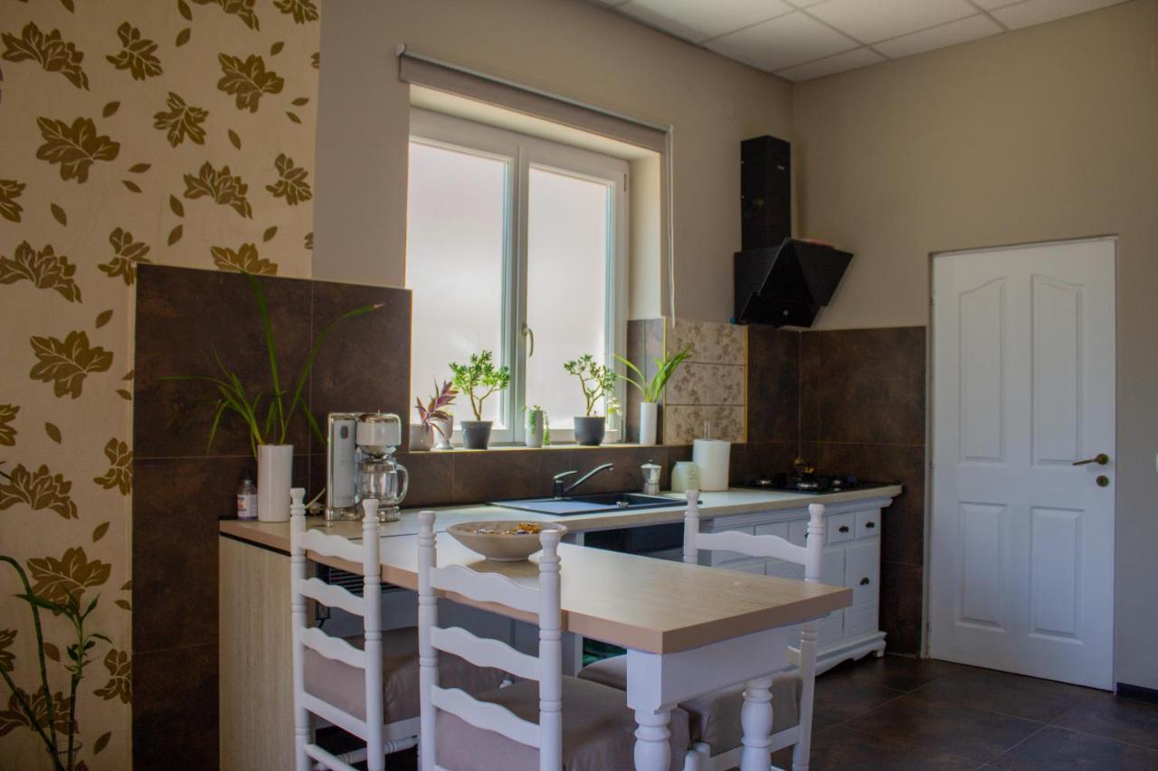 Yox Apartment 1 Oradea Exterior foto