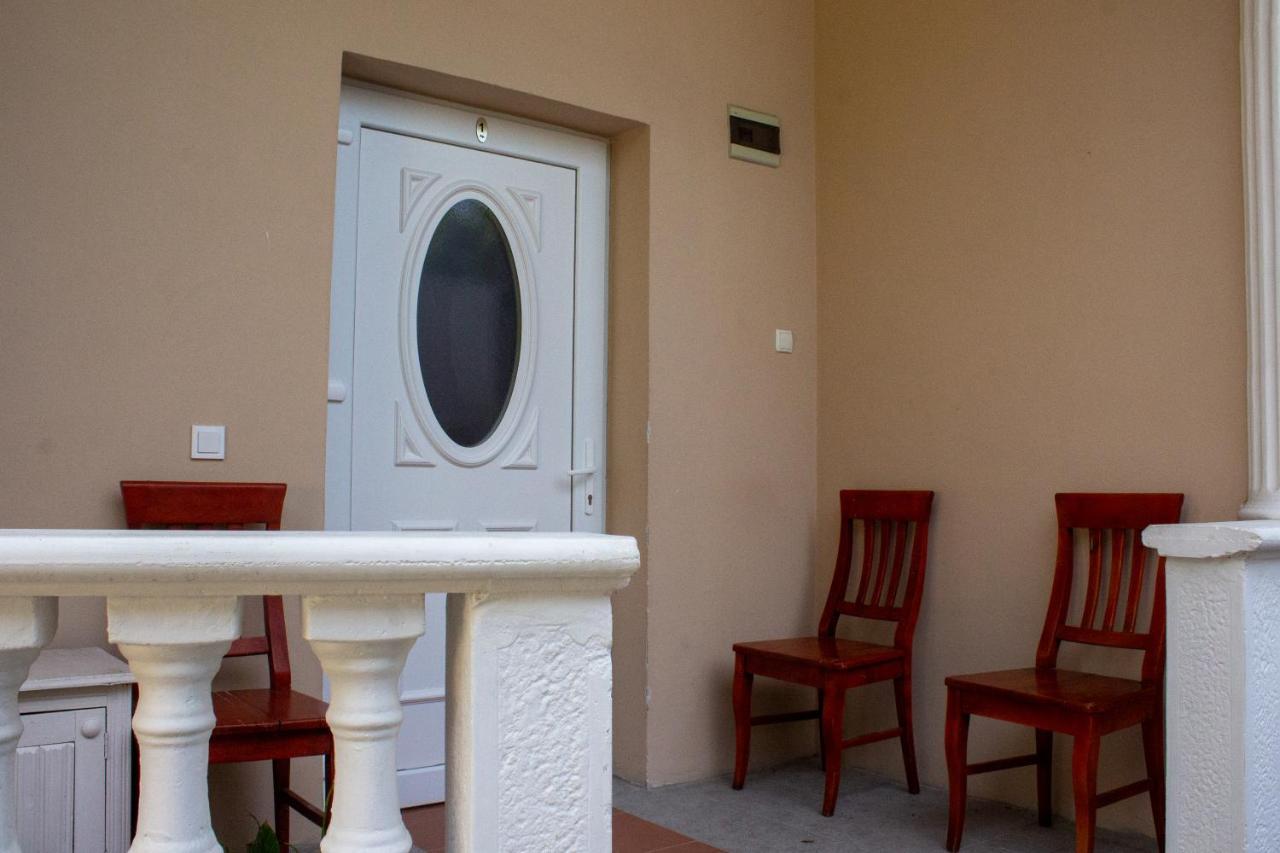 Yox Apartment 1 Oradea Exterior foto